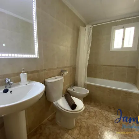 La Cinuelica, R3 1st Floor Com Pool L129 *