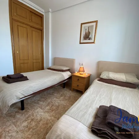 Appartement La Cinuelica, R3 1st Floor Com Pool L129 *