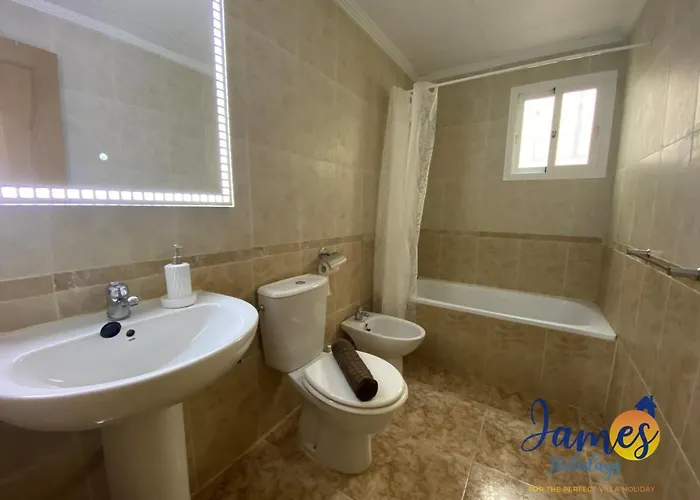 La Cinuelica, R3 1st Floor Com Pool L129 *